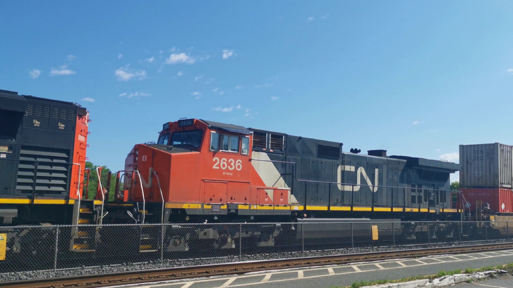 CN 2636